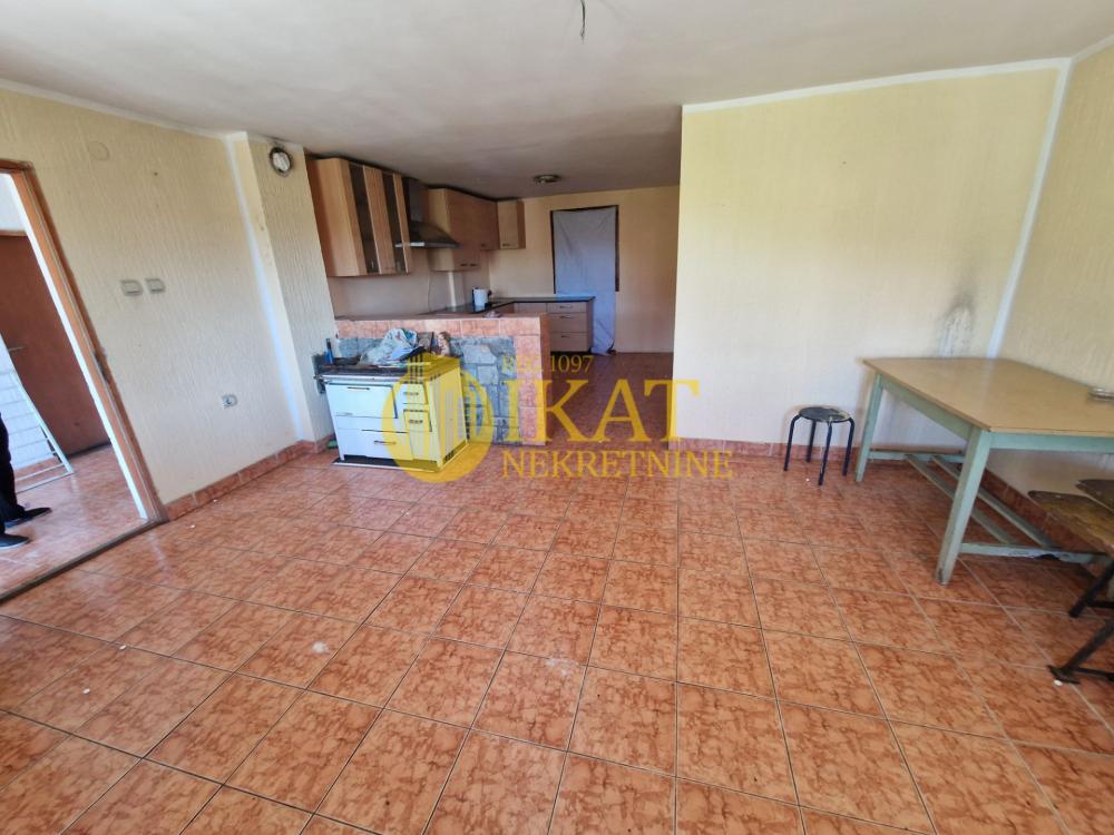 Slika 2 - Svetosavska,  Kuća na prodaju, 105m2, 50.000€