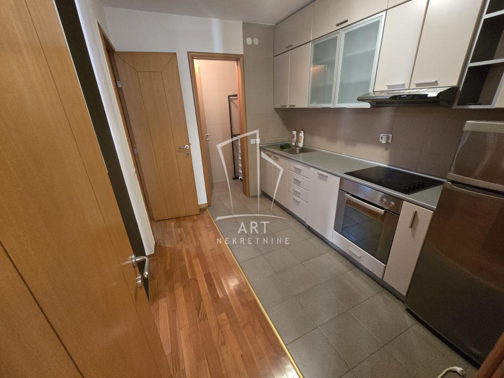 Slika 10 - Patrijarha Varnave, Trosoban stan za izdavanje, 81m2, 1.000€