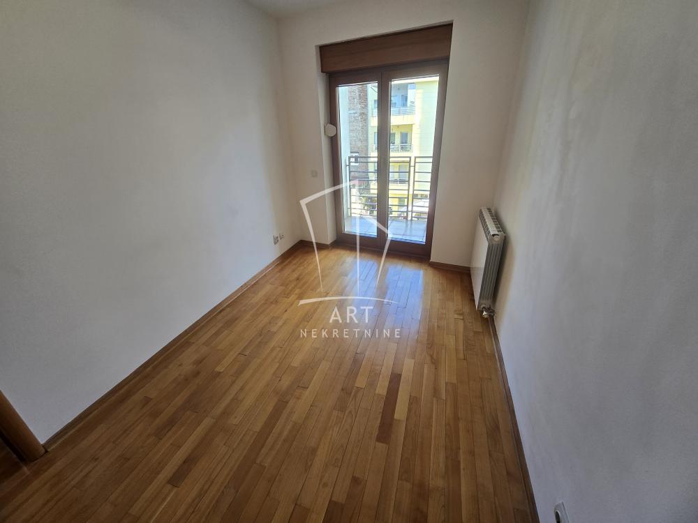 Slika 6 - Patrijarha Varnave, Trosoban stan za izdavanje, 81m2, 1.000€