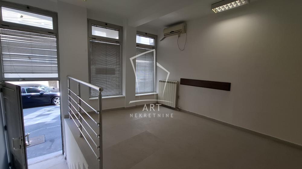 Slika 1 - Šumatovačka,  Lokal za izdavanje, 24m2, 600€