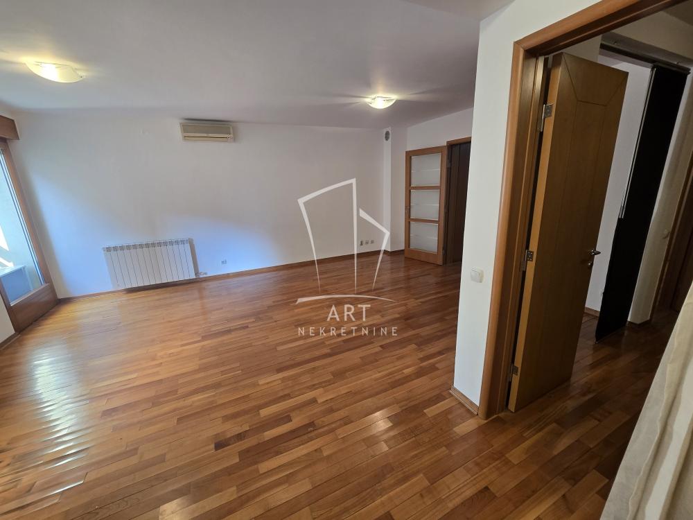Slika 3 - Patrijarha Varnave,  Lokal za izdavanje, 81m2, 1.000€