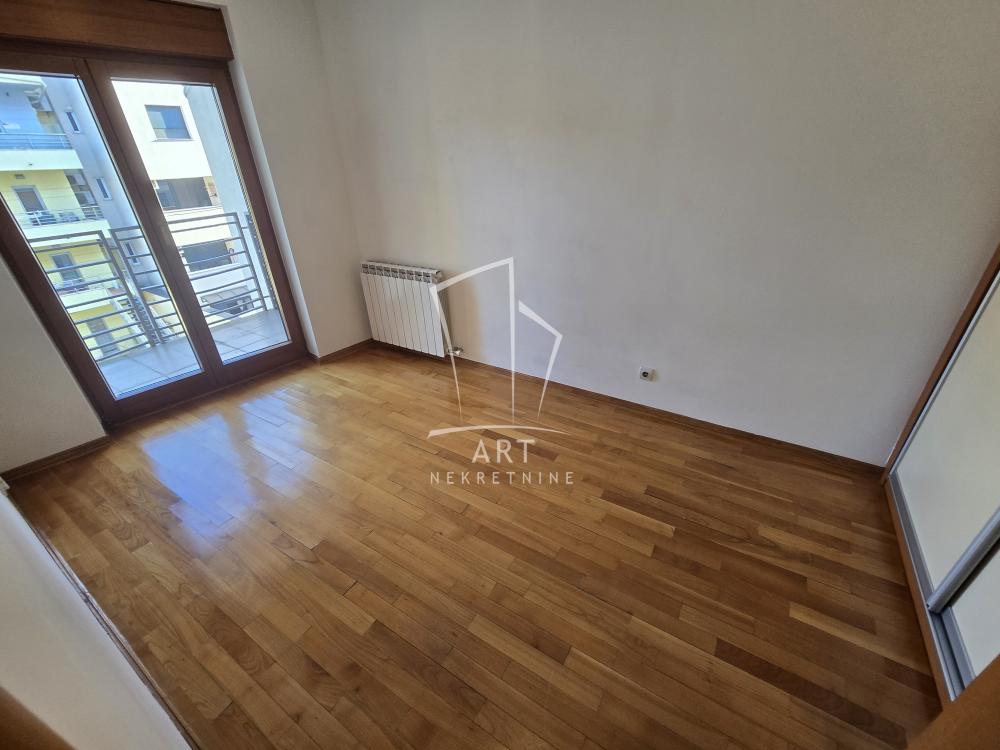 Slika 5 - Patrijarha Varnave,  Lokal za izdavanje, 81m2, 1.000€