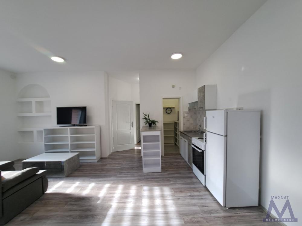Slika 1 - Trosoban stan na prodaju, 71m2, 204.800€