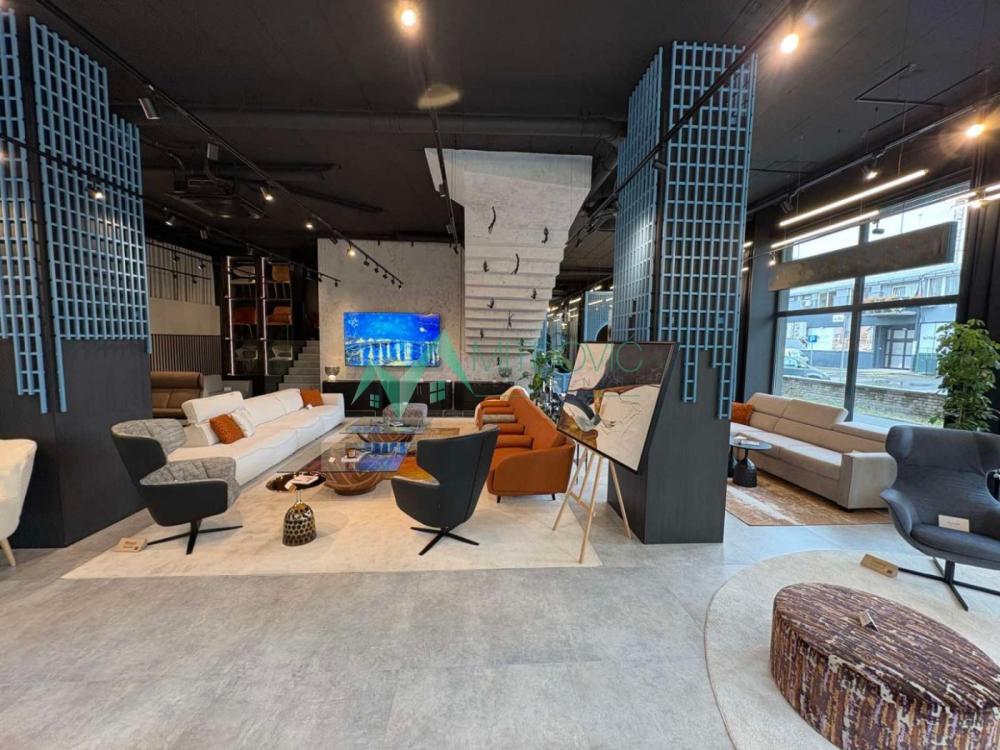 Slika 2 -  Lokal na prodaju, 210m2, 713.790€