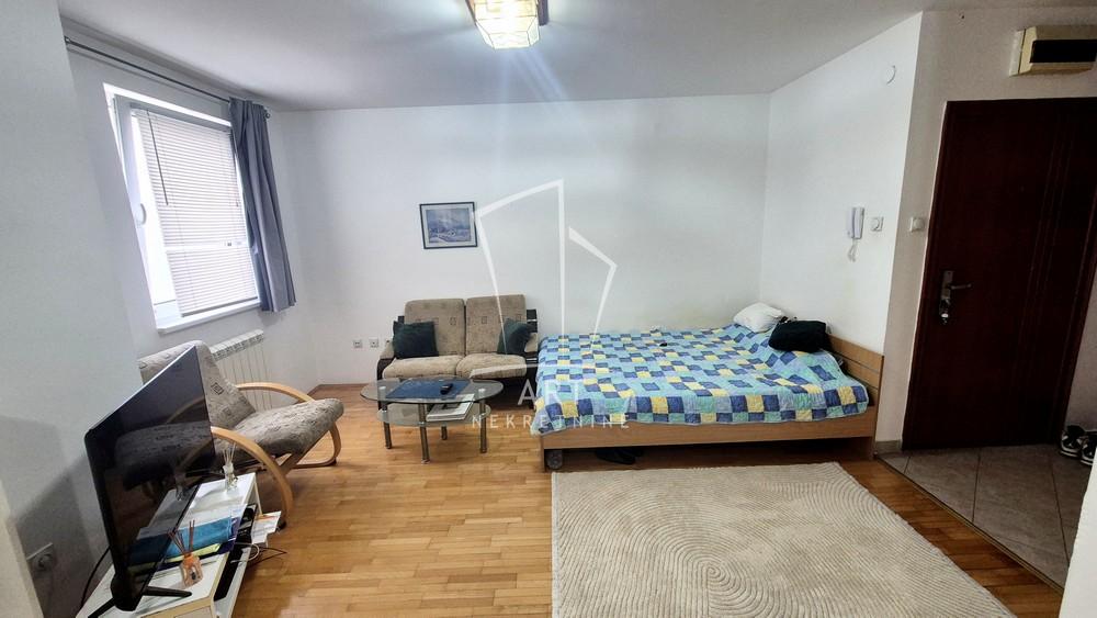 Slika 1 - Šejkina, Jednosoban stan za izdavanje, 35m2, 300€