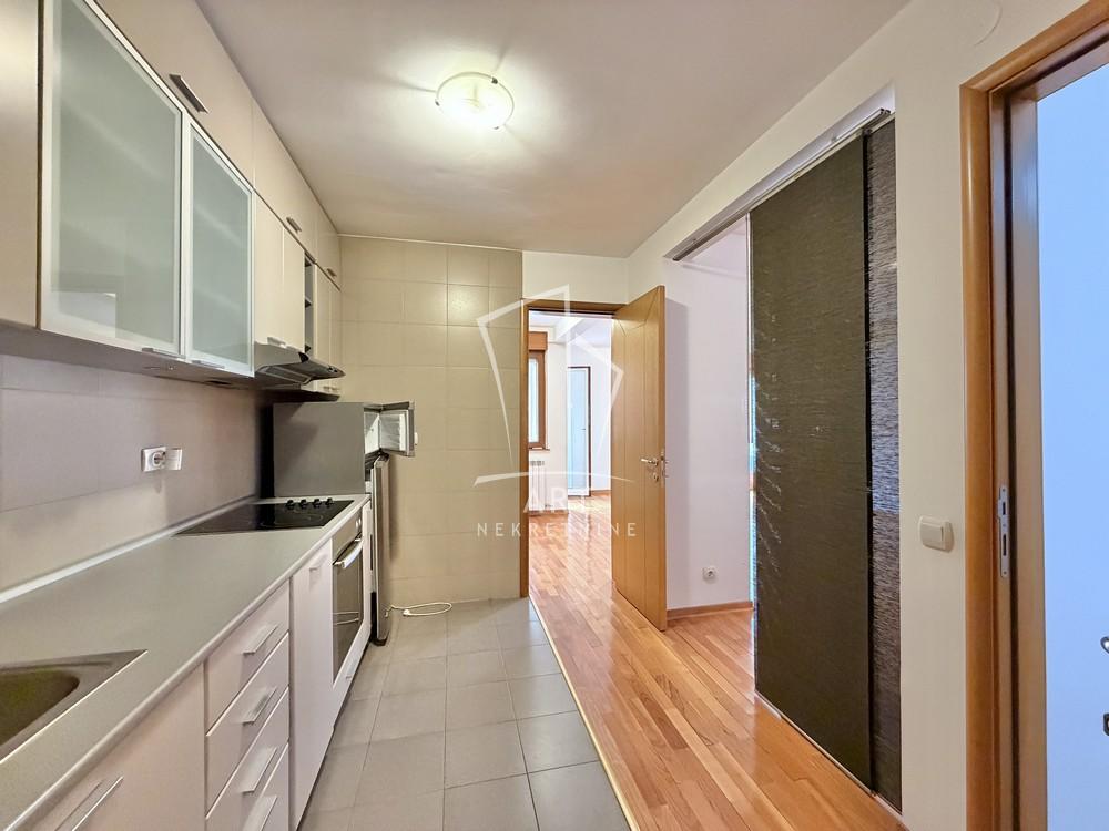 Slika 5 - Patrijarha Varnave, Trosoban stan za izdavanje, 81m2, 1.000€