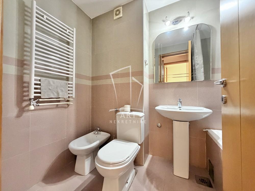 Slika 11 - Patrijarha Varnave, Trosoban stan za izdavanje, 81m2, 1.000€