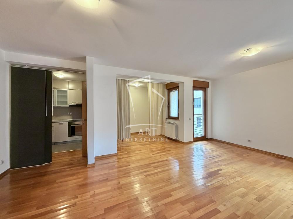 Slika 1 - Patrijarha Varnave, Trosoban stan za izdavanje, 81m2, 1.000€