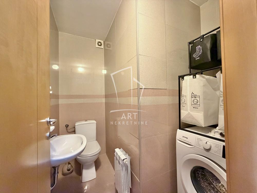 Slika 10 - Patrijarha Varnave, Trosoban stan za izdavanje, 81m2, 1.000€