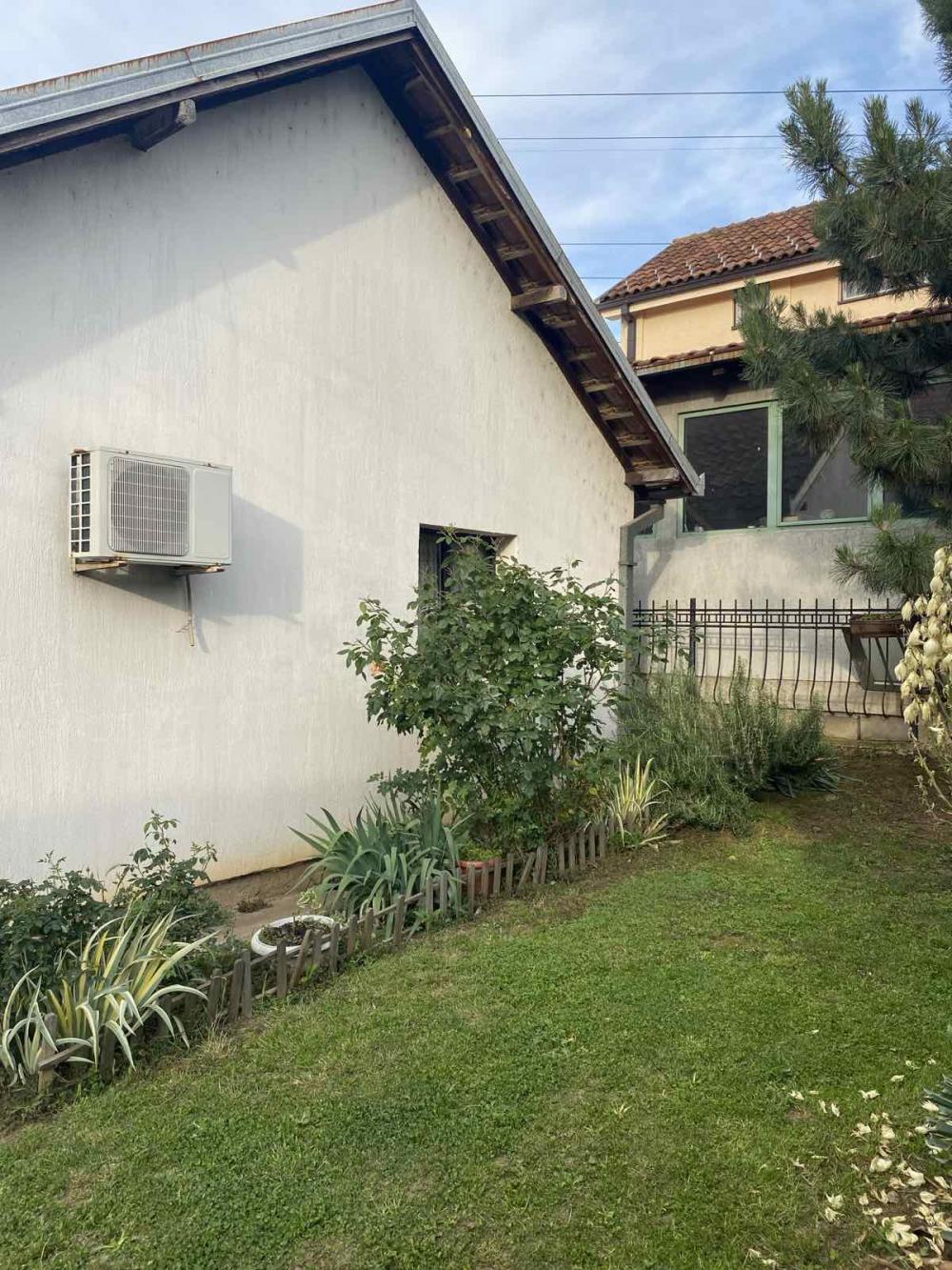 Slika 1 - Miodraga Nikolića (Vodovodska 11. deo),  Kuća za izdavanje, 83m2, 900€