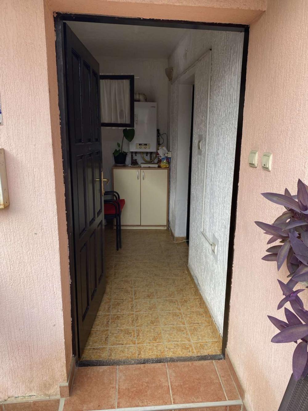 Slika 11 - Miodraga Nikolića (Vodovodska 11. deo),  Kuća za izdavanje, 83m2, 900€