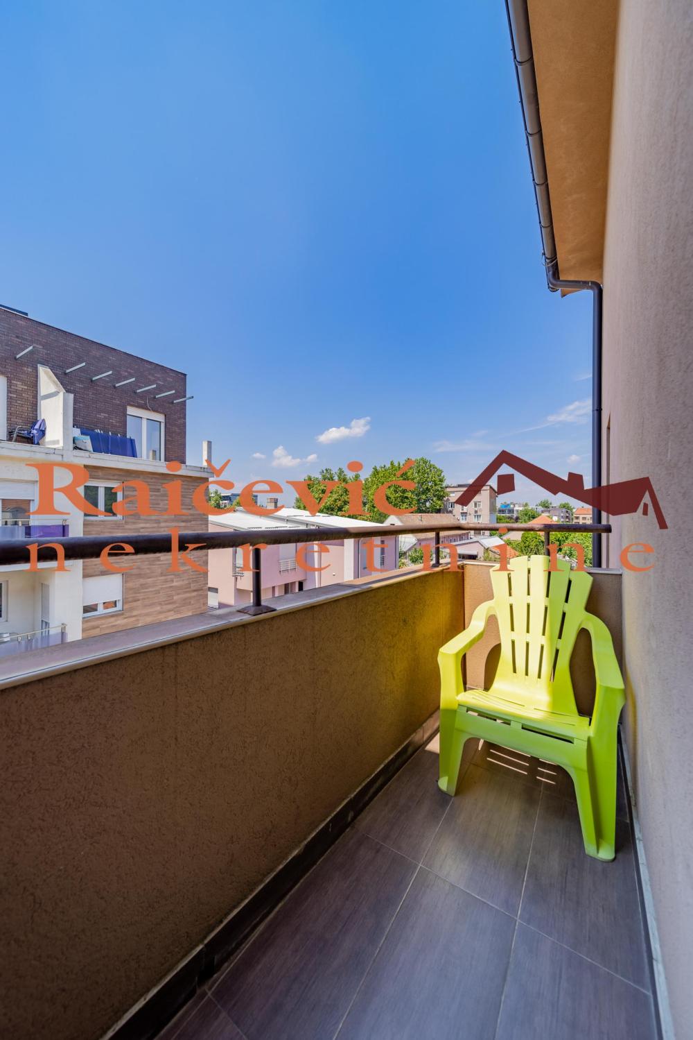 Slika 2 - Dragana Rakica, Trosoban stan na prodaju, 84m2, 304.500€