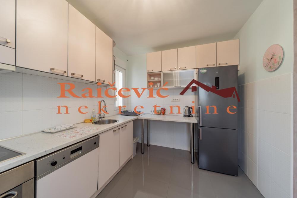 Slika 8 - Dragana Rakica, Trosoban stan na prodaju, 84m2, 304.500€