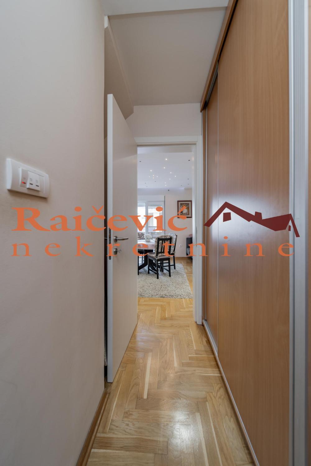 Slika 10 - Dragana Rakica, Trosoban stan na prodaju, 84m2, 304.500€
