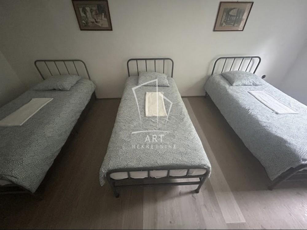Slika 2 - Miće Orlovića, Četvorosoban stan za izdavanje, 104m2, 1.000€