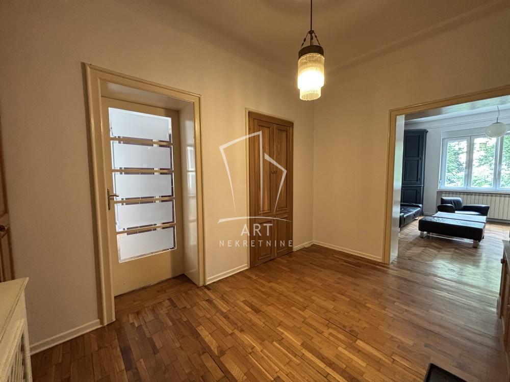 Slika 3 - Kralja Petra, Troiposoban stan za izdavanje, 103m2, 1.550€