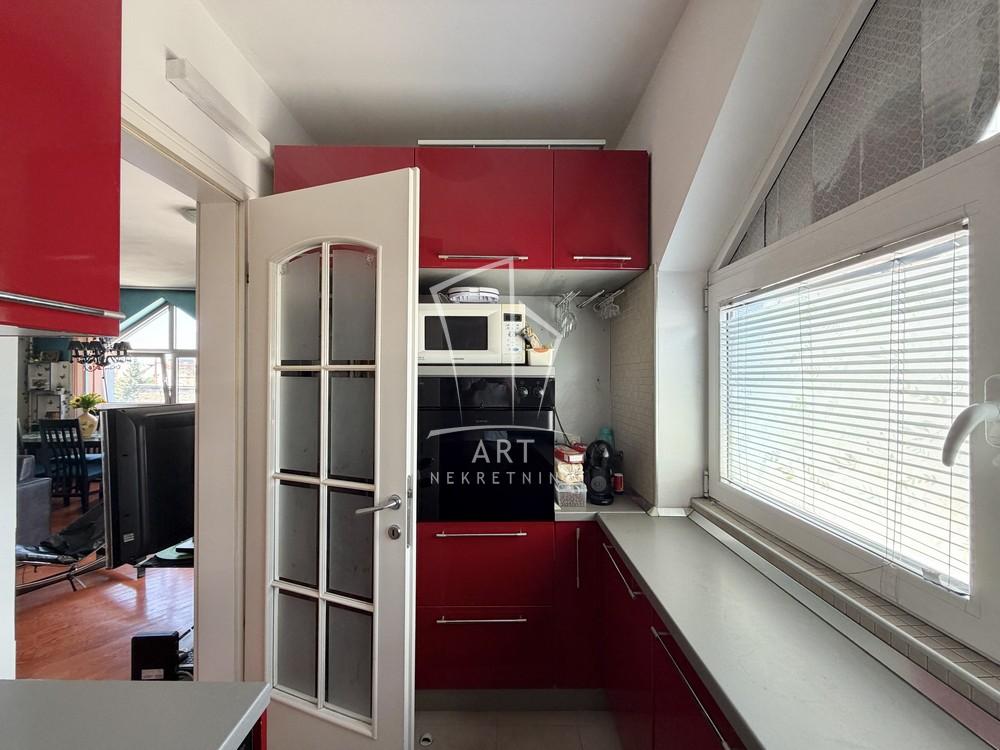 Slika 6 - Albanske spomenice, Trosoban stan na prodaju, 101m2, 315.000€