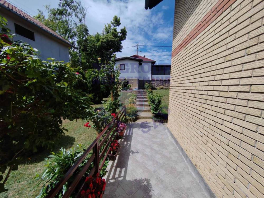 Slika 8 -  Kuća na prodaju, 222m2, 365.000€