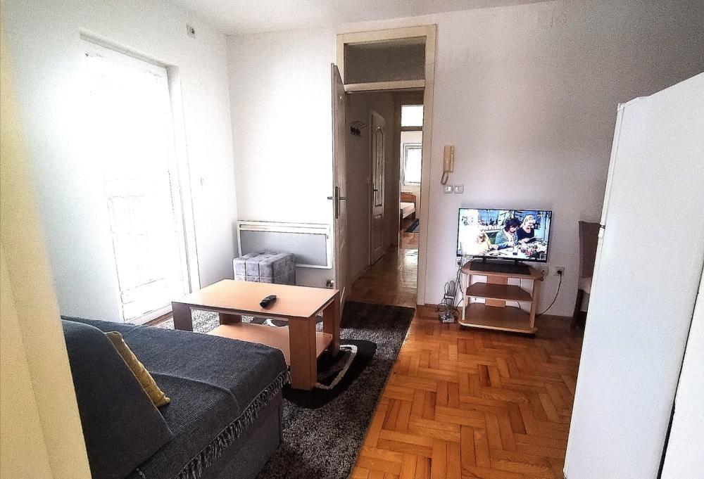 Glavna slika -Trstenjakova, Dvoiposoban stan za izdavanje, 50m2, 390€