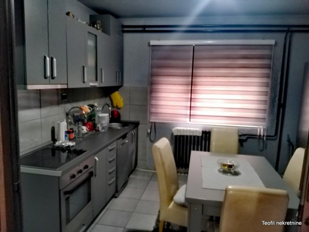 Slika 6 - Kolubarski trg,  Kuća na prodaju, 307m2, 260.000€