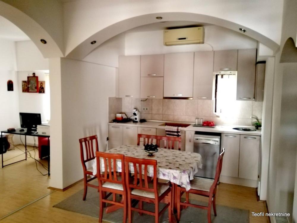 Slika 7 - Kolubarski trg,  Kuća na prodaju, 307m2, 260.000€