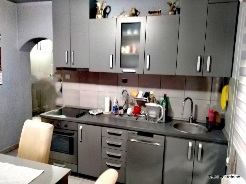 Slika 8 - Kolubarski trg,  Kuća na prodaju, 307m2, 260.000€