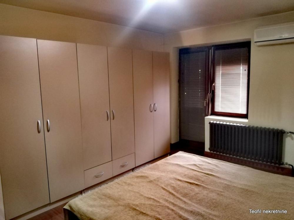 Slika 10 - Kolubarski trg,  Kuća na prodaju, 307m2, 260.000€