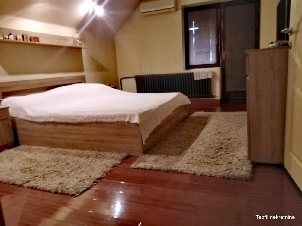 Slika 11 - Kolubarski trg,  Kuća na prodaju, 307m2, 260.000€
