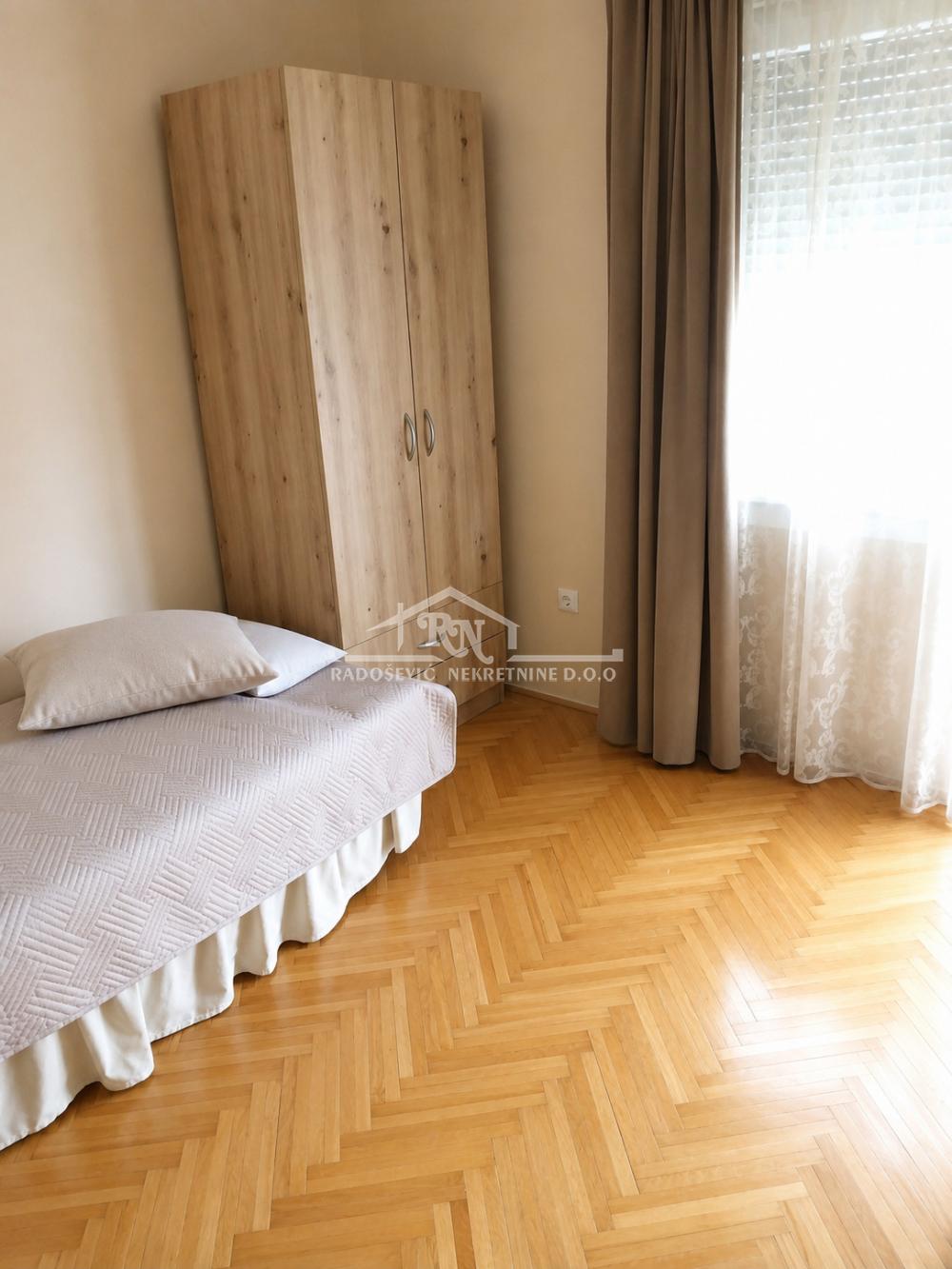 Slika 9 - Vuka Karadžića,  Kuća na prodaju, 332m2, 239.000€
