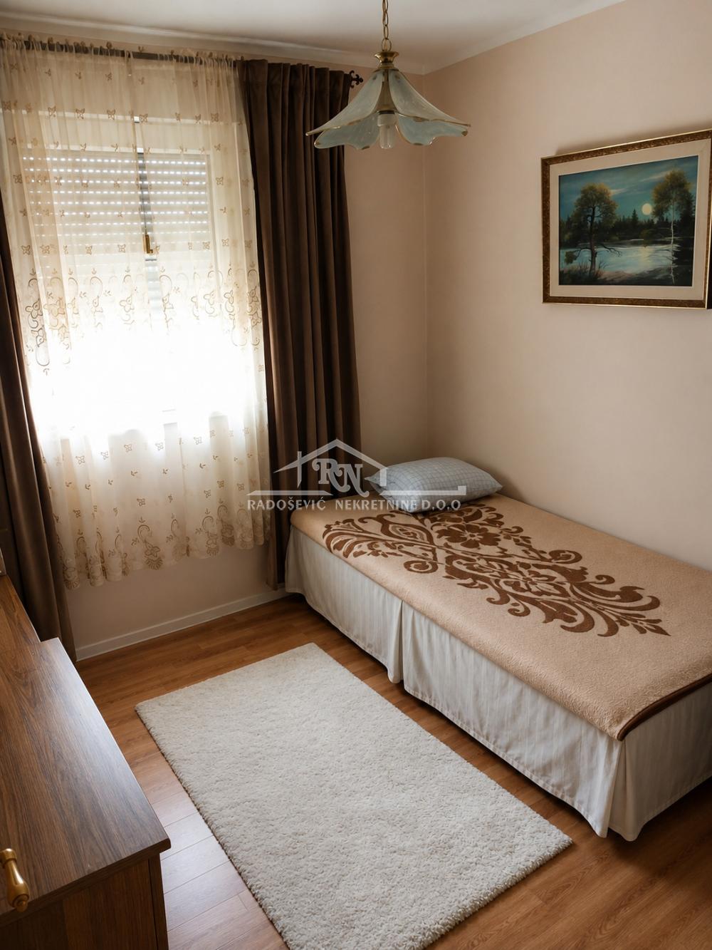 Slika 8 - Vuka Karadžića,  Kuća na prodaju, 332m2, 239.000€