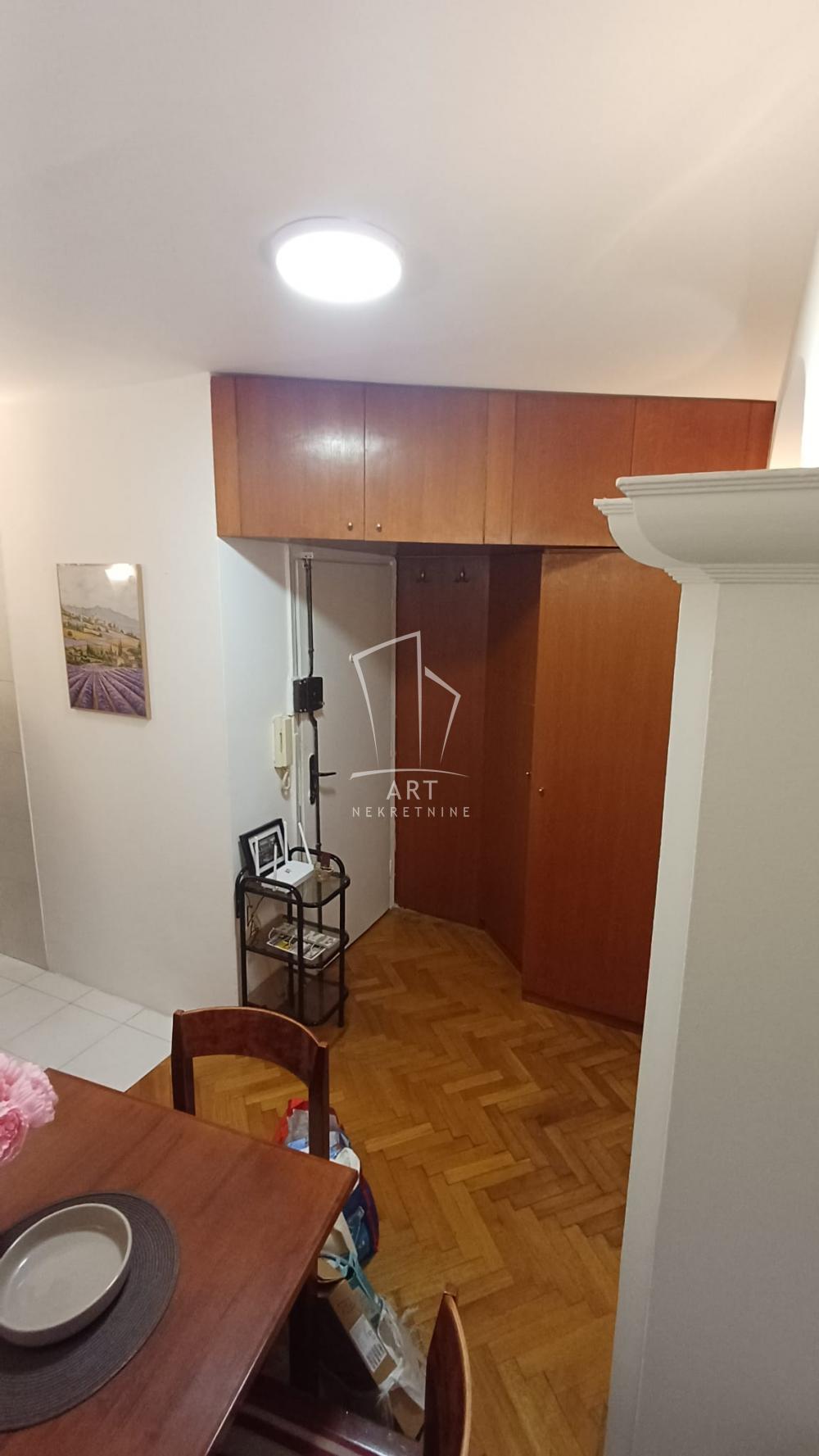 Slika 8 - Makedonska, Jednosoban stan za izdavanje, 32m2, 500€