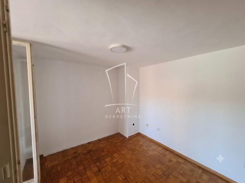 Slika 2 - Majora Branka Vukosavljevića,  Kuća za izdavanje, 94m2, 2.500€