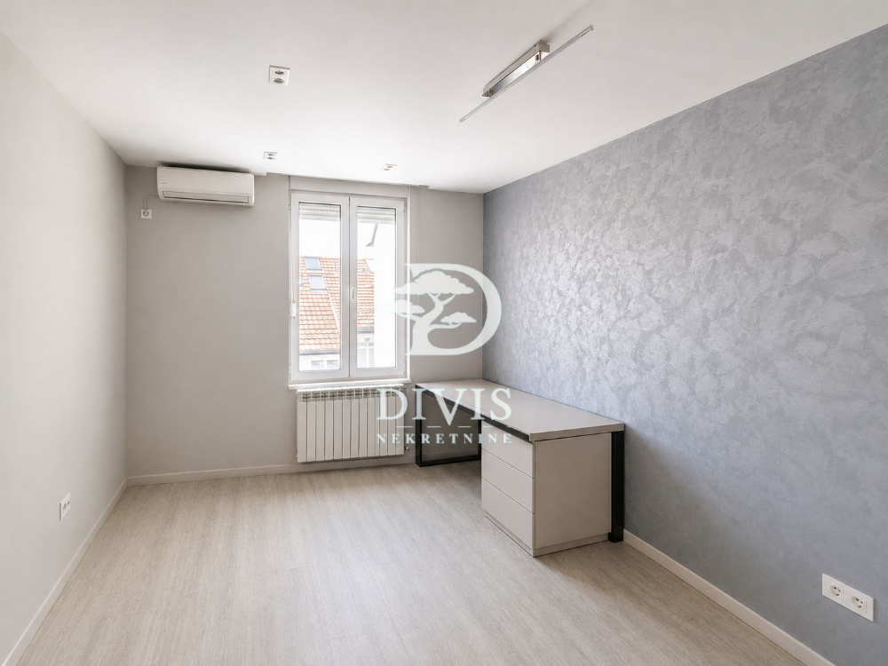 Slika 7 - Pećska, Petosoban stan na prodaju, 118m2, 303.000€