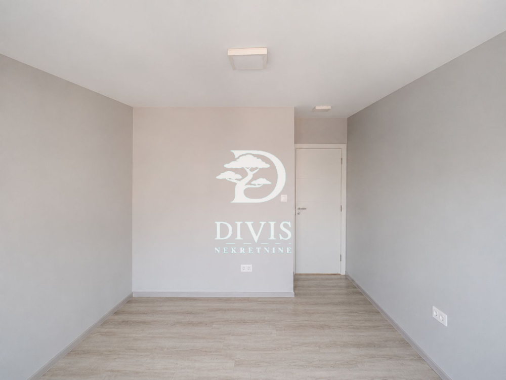 Slika 11 - Pećska, Petosoban stan na prodaju, 118m2, 303.000€