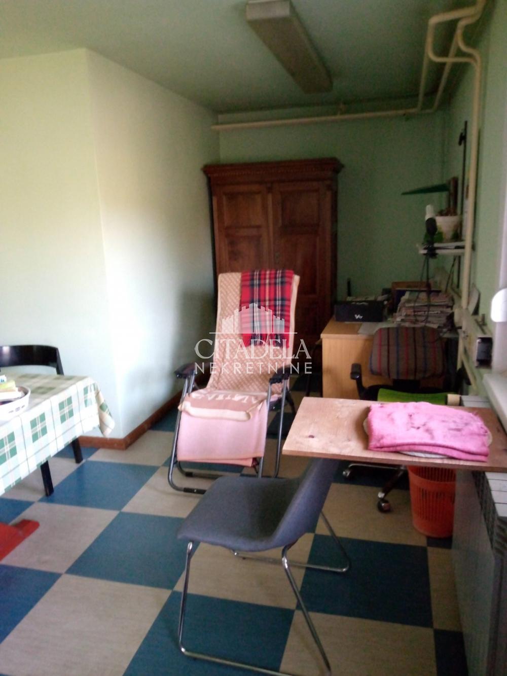 Slika 9 - Bratstva i jedinstva,  Kuća na prodaju, 399m2, 250.000€