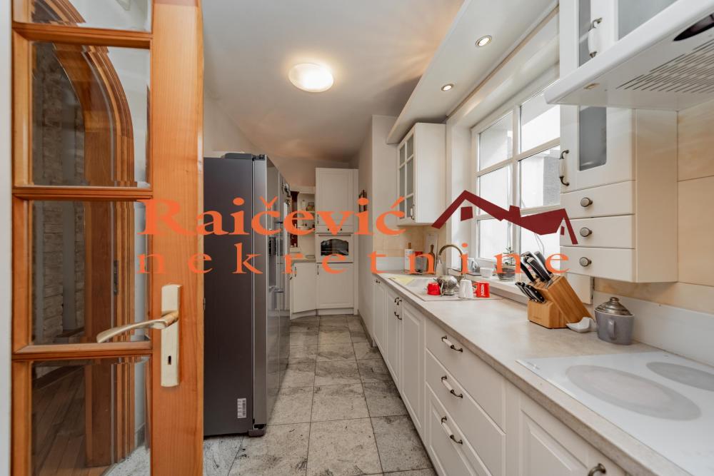 Slika 8 - Vlajkoviceva, Četvorosoban stan na prodaju, 114m2, 300.000€