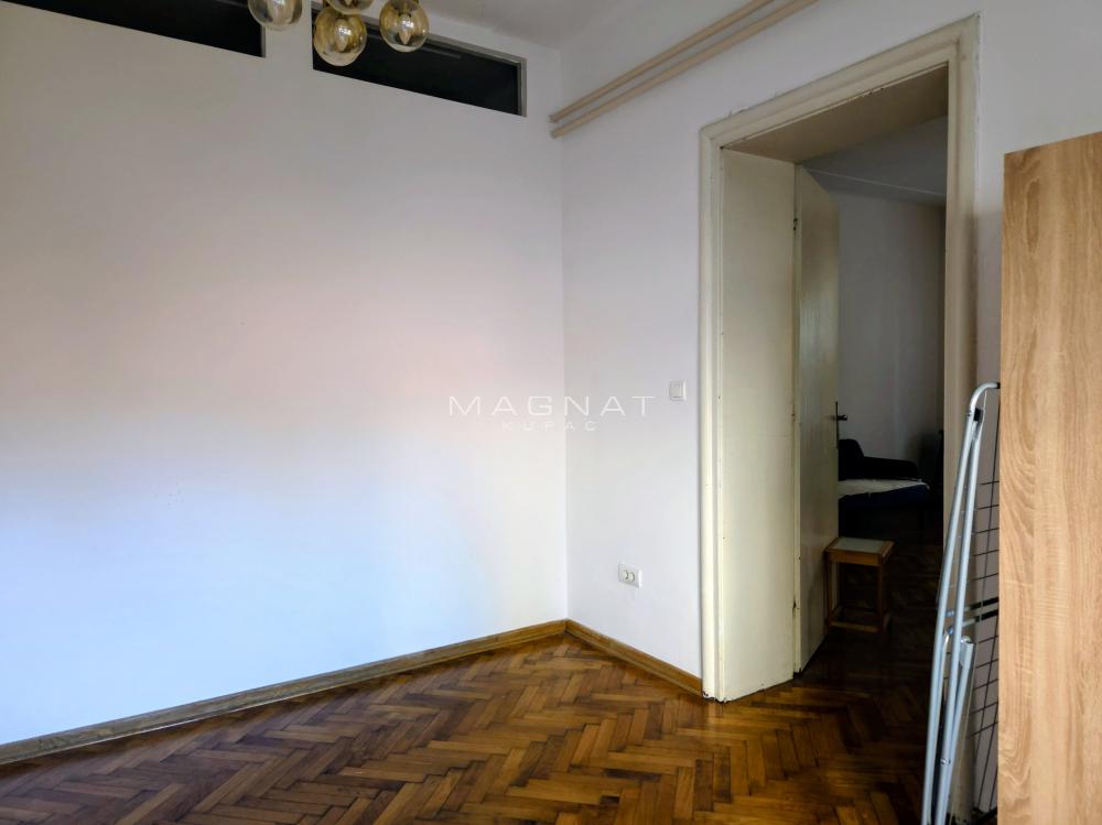 Slika 7 - Cara Uroša, Trosoban stan na prodaju, 67m2, 325.000€