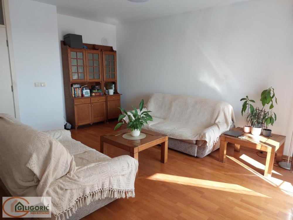 Slika 1 - Ulcinjska, Četvorosoban stan za izdavanje, 95m2, 950€
