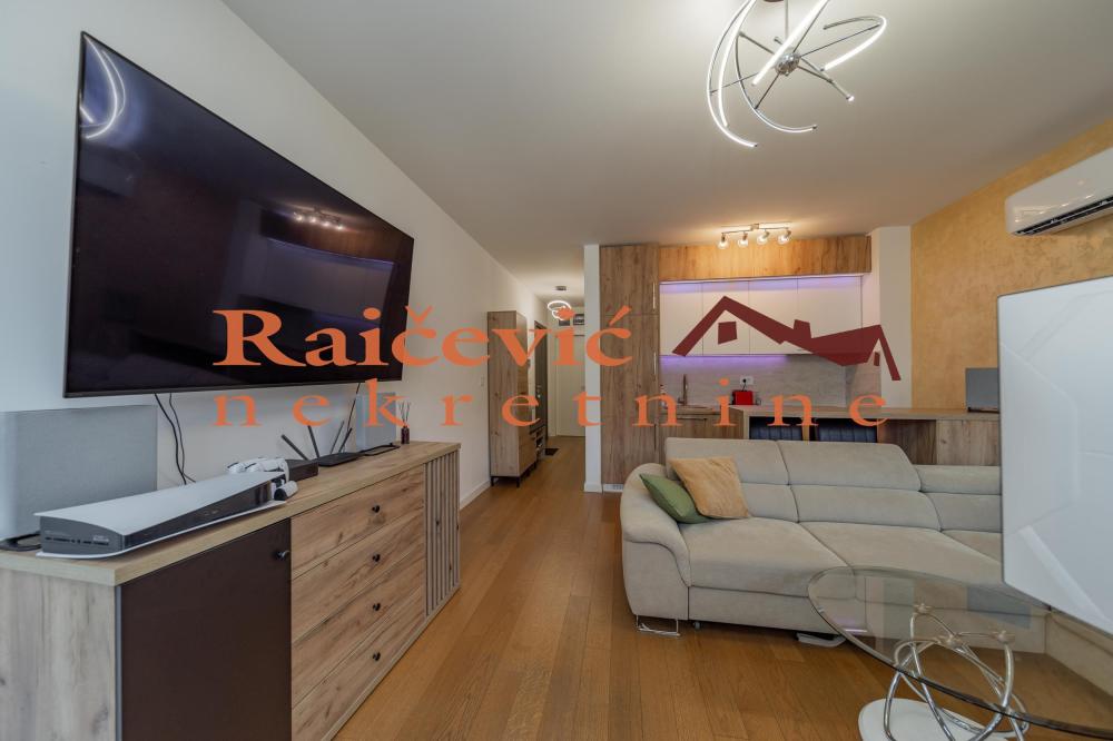 Slika 6 - Vojvode Dobrnjca, Jednoiposoban stan na prodaju, 40m2, 249.000€