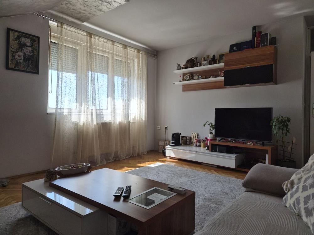 Slika 9 - Četvorosoban stan za izdavanje, 83m2, 400€