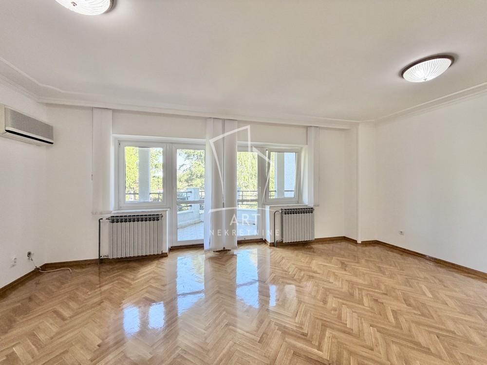 Slika 4 - Sanje Živanovića, Kuća za izdavanje, 225m2, 2.100€