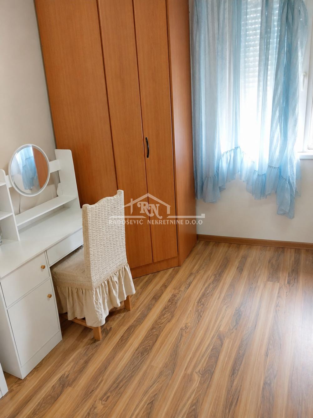 Slika 10 - Vuka Karadžića,  Kuća na prodaju, 332m2, 239.000€