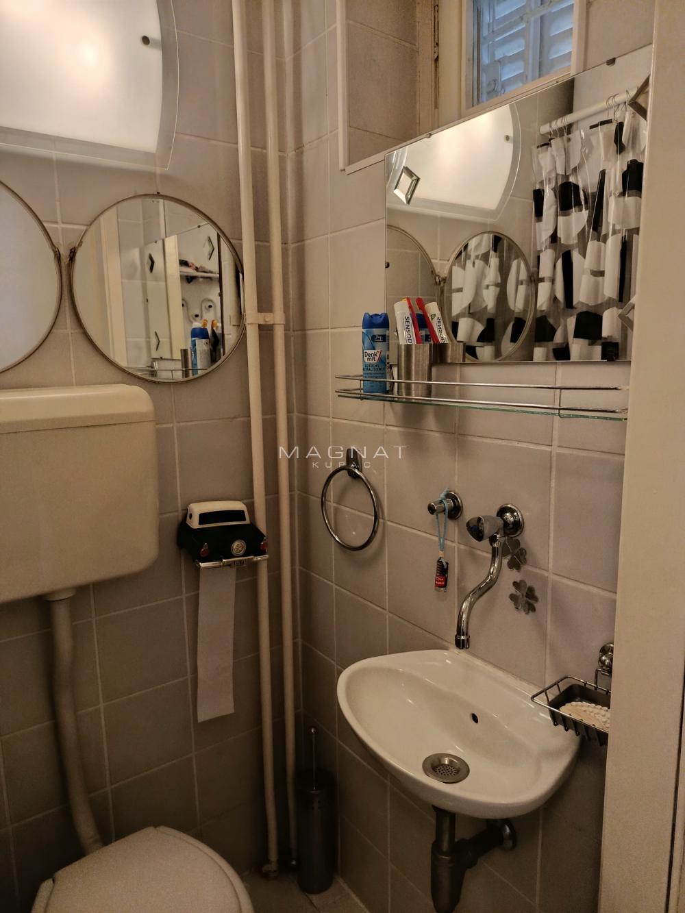 Slika 9 - Ilije Stojadinovića,  Kuća za izdavanje, 257m2, 2.900€