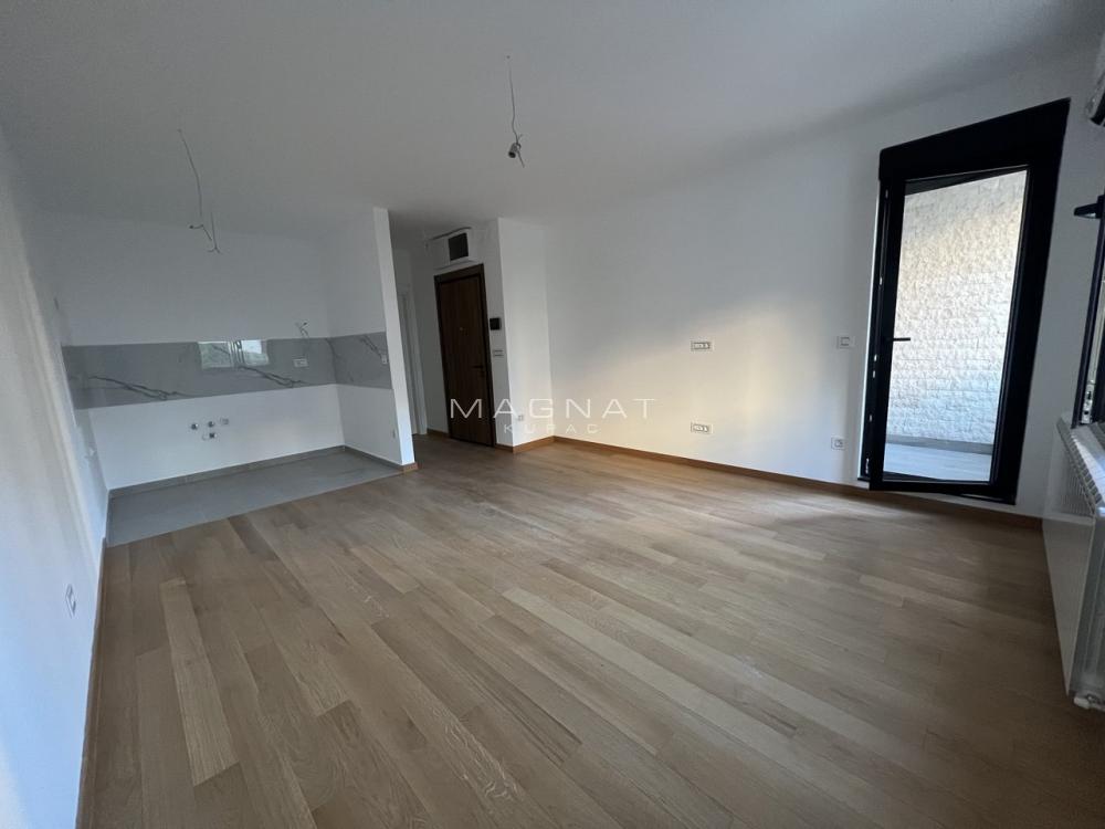 Slika 7 - Surdulička, Trosoban stan na prodaju, 71m2, 265.000€