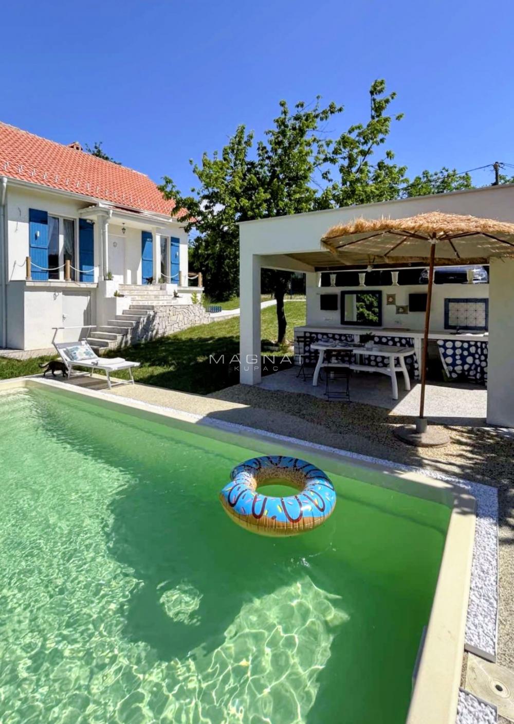 Slika 11 - Milijana Simića,  Kuća na prodaju, 170m2, 178.000€