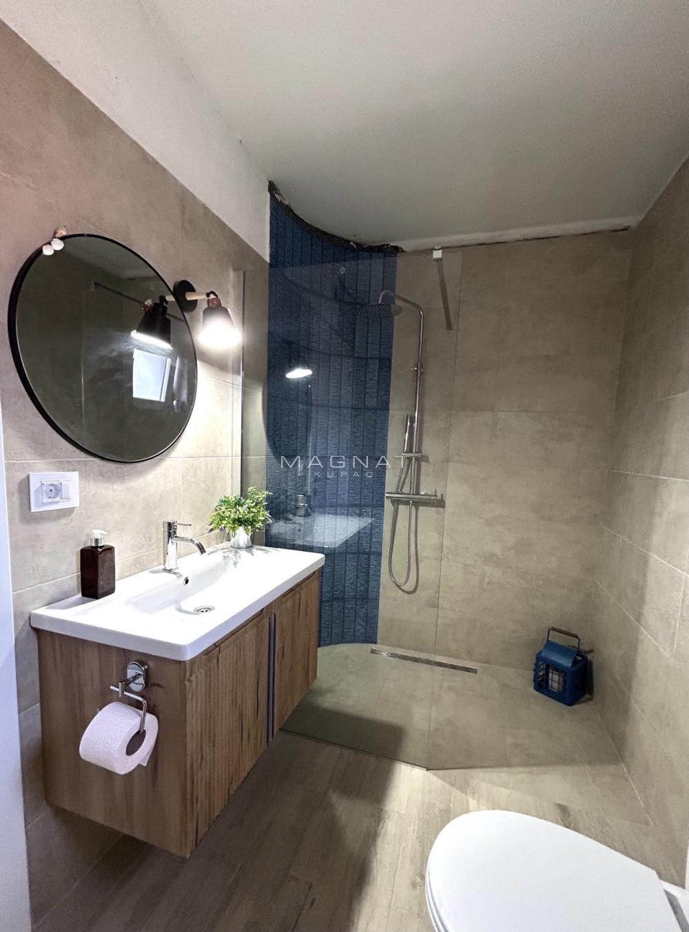 Slika 4 - Milijana Simića,  Kuća na prodaju, 170m2, 178.000€