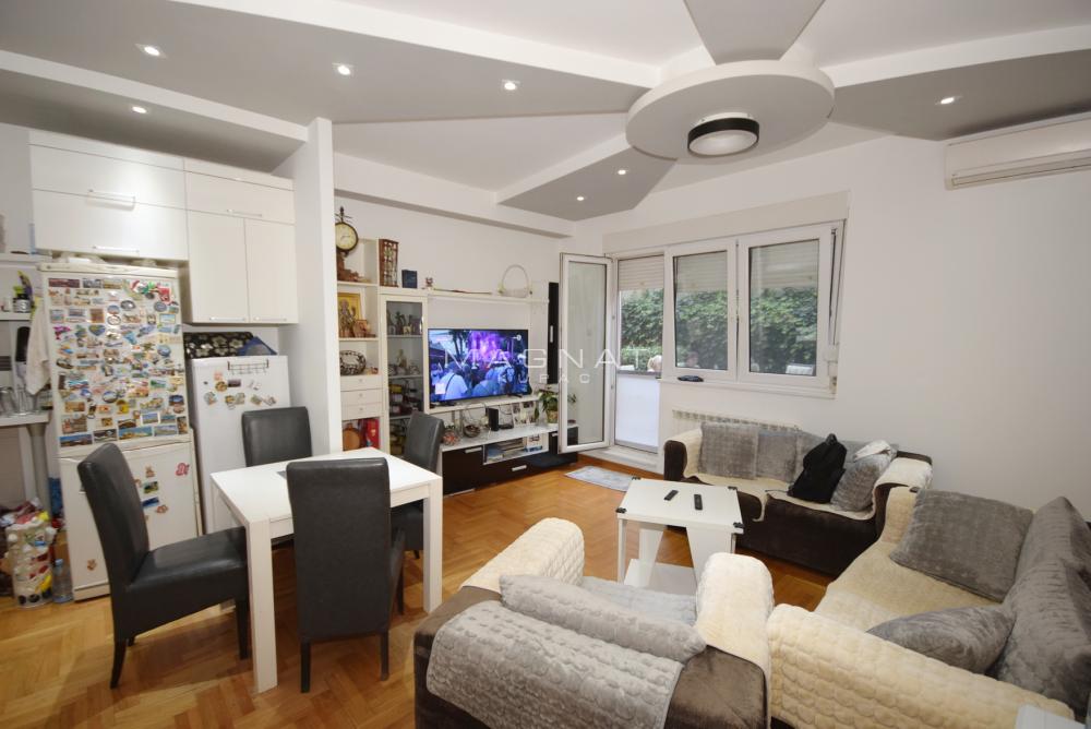 Slika 5 - Stojana Stoleta Aranđelovića, Četvorosoban stan na prodaju, 88m2, 228.800€
