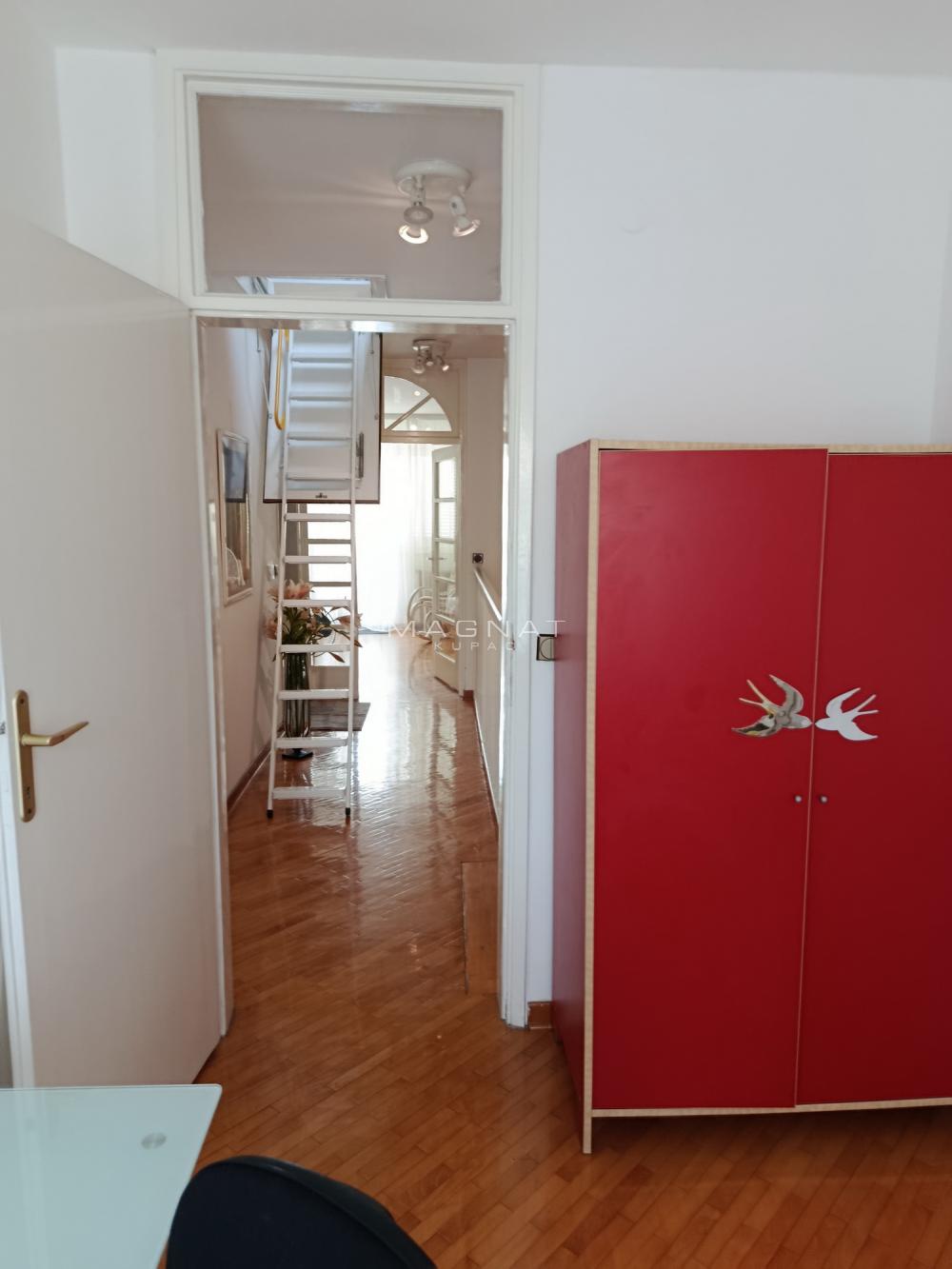 Slika 4 - Ilije Stojadinovića,  Kuća na prodaju, 257m2, 998.000€