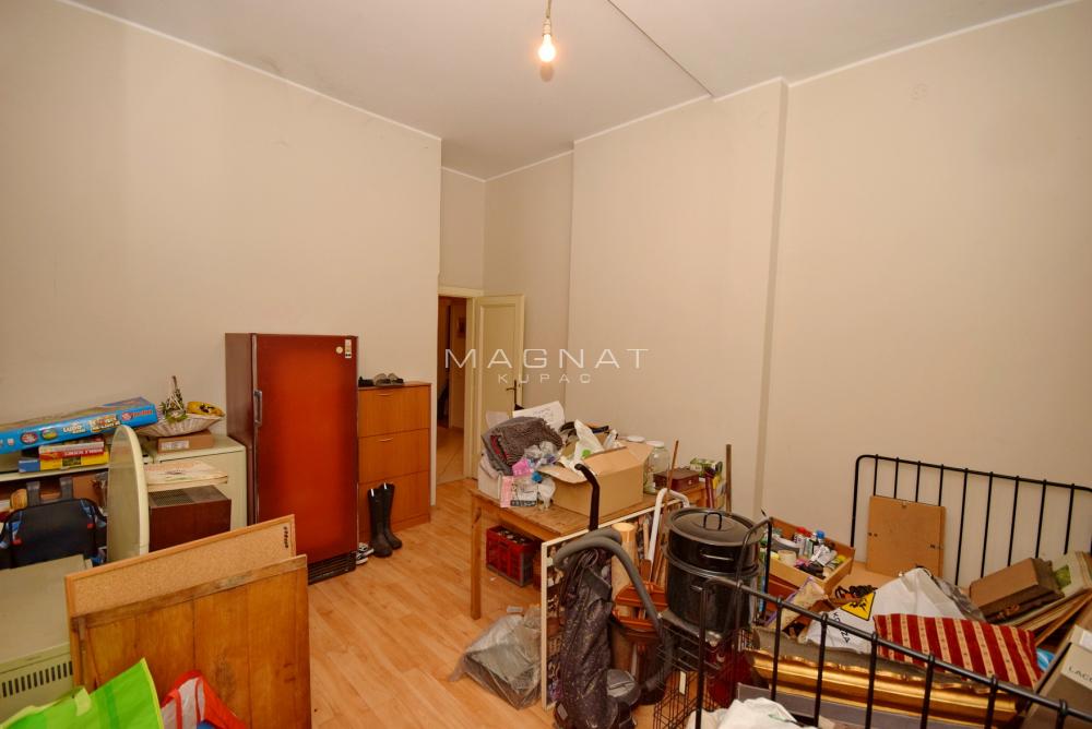 Slika 5 - Karađorđev Trg, Četvorosoban stan na prodaju, 130m2, 450.000€