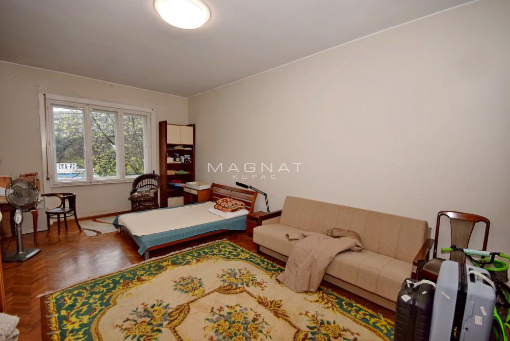 Slika 11 - Karađorđev Trg, Četvorosoban stan na prodaju, 130m2, 450.000€